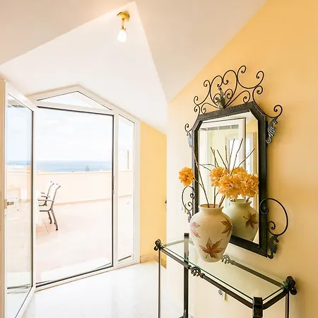 Penthouse Tropical Sunrises شقة *